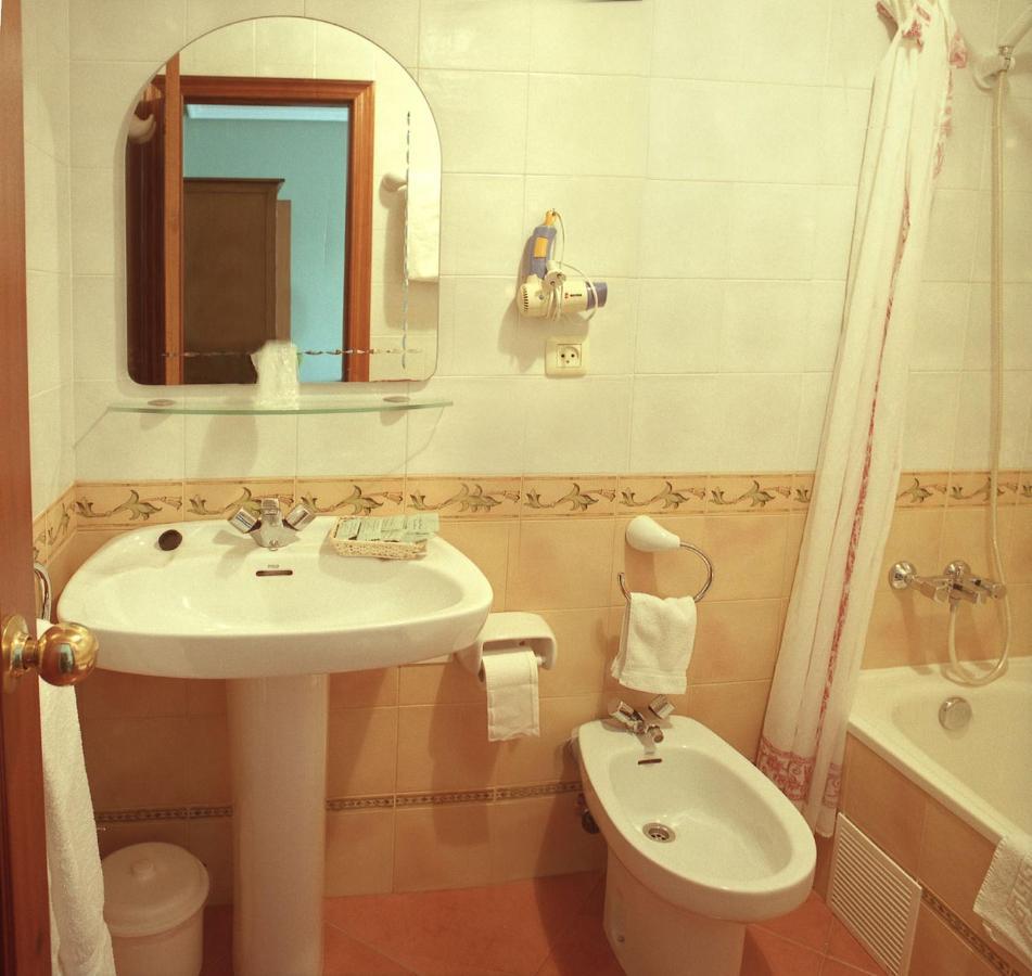 Casa Manoli Luarca Guest House Almuña Eksteriør bilde