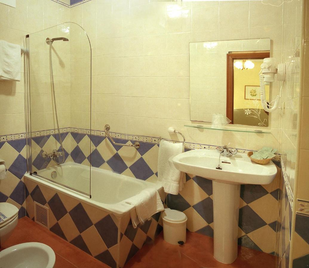 Casa Manoli Luarca Guest House Almuña Eksteriør bilde